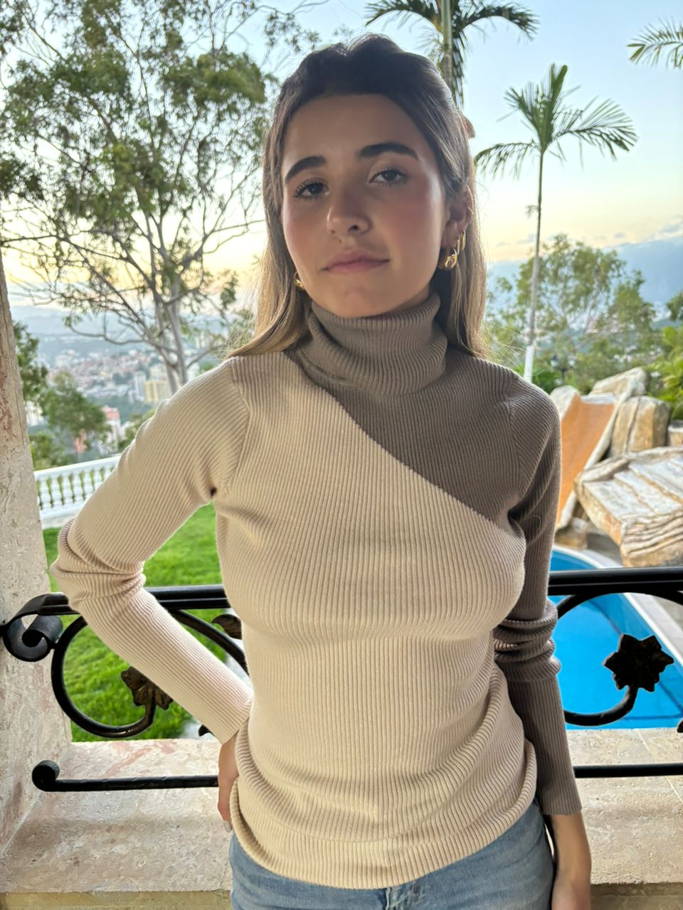 TURTLENECK BICOLOR SWEATER