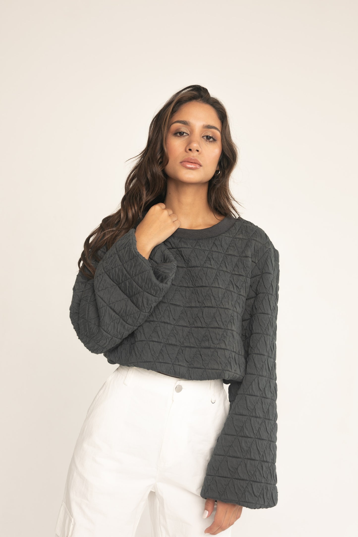 GREY CROPED SWEATSHIRT