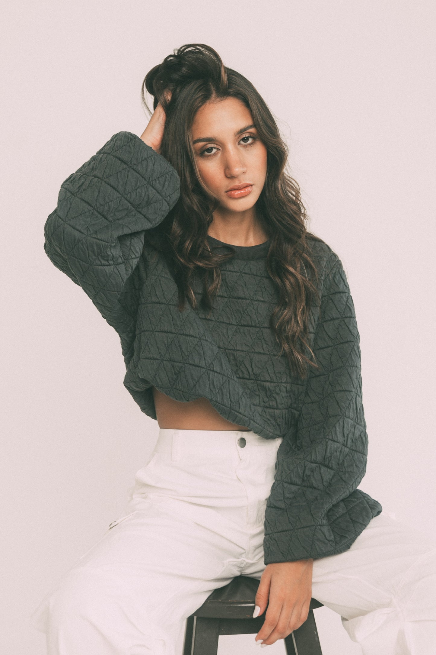 GREY CROPED SWEATSHIRT