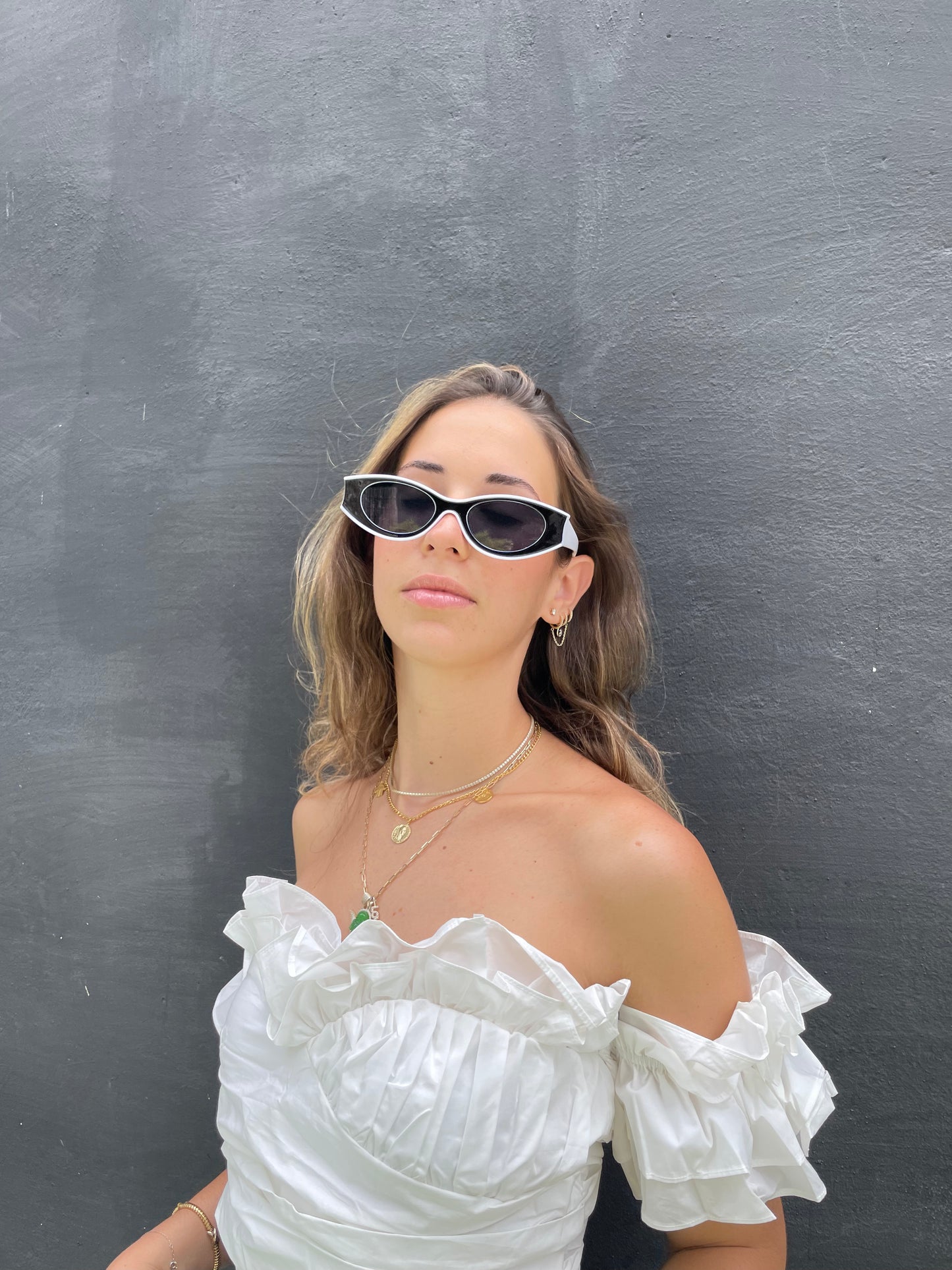 OFF THE SHOULDER WHITE CROP TOP